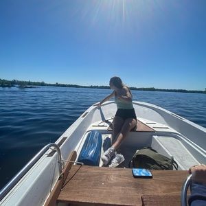 Meet your Posher, Maxeen